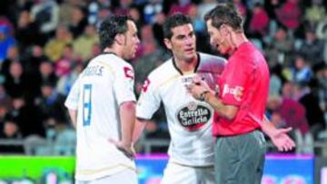 <b>POLÉMICA. </b>González González expulsó a Riki y a Sergio.