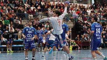 Un ataque del Granollers contra el Cangas.