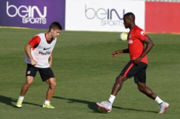 Jackson Martínez entrena con el Atlético de Madrid previo al Trofeo Ramón de Carranza en Cádiz, en el que se espera sea titular de cara al inicio de la Liga.