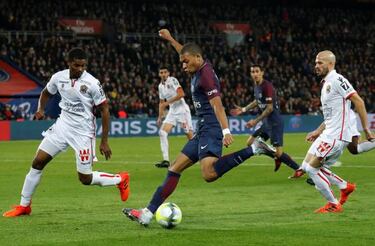PSG coach Emery warns Mbappe: "When you play badly, you have to be ready for the criticism"