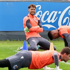 Remiro elige a la Real a pesar del interés de clubes europeos