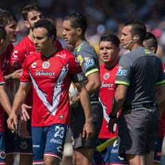 Fidel Kuri: "En estos momentos, Veracruz no se puede ir"