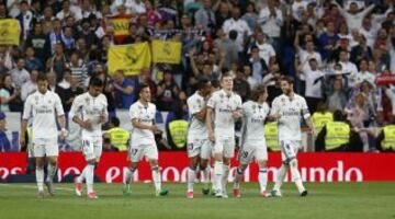Los jugadores celebran el 4-1 de Kroos.