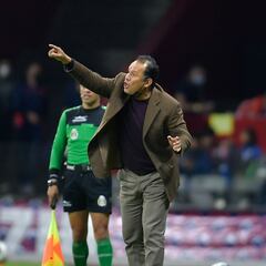 Juan Reynoso dirigió el entrenamiento de Cruz Azul