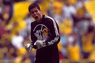 Su etapa con el América fue de 1996 a 1999. Sánchez estuvo bajo los tres postes azulcremas en 76 ocasiones.