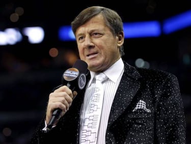 Craig Sager's 10 best outfits as tributes pour in for iconic NBA reporter