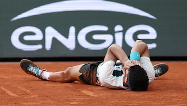 Carlos Alcaraz celebra la victoria. 