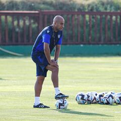Medhi Nafti nuevo entrenador de la AD Alcorcón