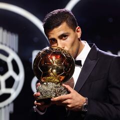 Las 24 horas críticas en París: así se fraguó el Balón de Oro a Rodri