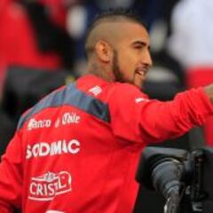 Vidal llega de madrugada y
ya entrenó con la Selección