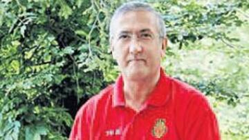 <b>PARADO. </b>A Gregorio Manzano, en una foto de la estadía en Kössen, le afecta el descanso liguero.