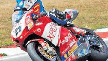 <b>FESTEJO. </b>Troy logró en Brands Hatch la victoria 250 para Ducati.