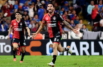 Atlas' midfielder #06 Edgar Zaldivar celebrates after scoring during the Liga MX Apertura tournament football match between Atlas and Cruz Azul at the Jalisco stadium in Guadalajara, Jalisco State, Mexico, on November 6, 2024. (Photo by Ulises Ruiz / AFP)