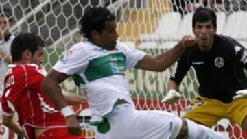 <b>PRIMERA TITULARIDAD. </b>Bodipo estuvo muy activo, sobre todo en la primera mitad.