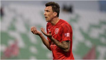 AC Milan: Pioli coy amid Mandzukic speculation