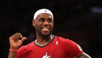 LeBron James, durante un partido con los Heat ante los Lakers. 