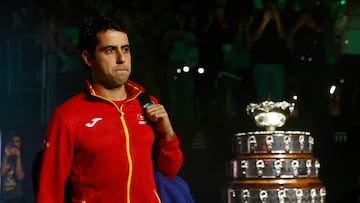 Tennis - Davis Cup - Final 8 - Final - Italy v Spain - SuperTennis Arena, Bologna, Italy - November 23, 2025 Spain's Jaume Munar arrives on court for his singles match against Italy's Flavio Cobolli REUTERS/Alessandro Garofalo
