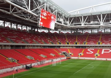 Es el estadio de uno de los equipos más populares de Rusia, el Spartak. Tiene capacidad para poco más de 42 mil espectadores y ahí debutará la Roja ante Camerún el 18 de junio.