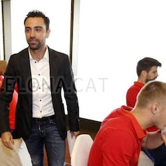 Xavi, crítico: "El PSG fue superior al Barcelona en todo"