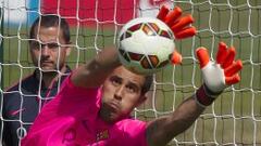 Roberto y Claudio Bravo se apuestan cien pares de guantes