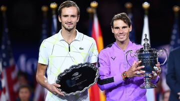 Rafael Nadal y Daniil Medvedev, tras su épica final.