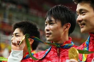 Uchimura logr la nica medalla de oro que an no tena.