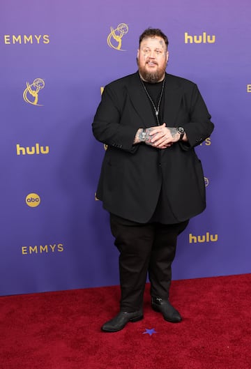 Jelly Roll durante la alfombra roja de los premios Emmys 2024 celebrados en el teatro Peacock de Los Ángeles.