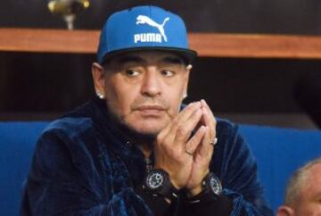 Diego Maradona alentando a Argentina en Zagreb. 