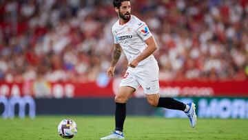 SEVILLE, SPAIN - AUGUST 19: Isco Alarcon of Sevilla FC in action during the LaLiga Santander match between Sevilla FC and Real Valladolid CF at Estadio Ramon Sanchez Pizjuan on August 19, 2022 in Seville, Spain. (Photo by Fran Santiago/Getty Images)