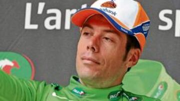 <b>DE VERDE. </b>Óscar Freire se enfundó ayer el maillot de líder de la regularidad del Tour de Francia.