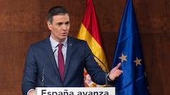 El presidente del Gobierno en funciones, Pedro Sánchez, comparece tras la firma de un acuerdo con la líder de Sumar y vicepresidenta segunda del Gobierno y ministra de Trabajo en funciones, para un Gobierno de coalición progresista, en un acto público en el Museo Reina Sofía, a 24 de octubre de 2023, en Madrid (España). El PSOE y Sumar han alcanzado un acuerdo programático para formar un nuevo Gobierno de coalición "progresista" tras cerrar sus líderes, los detalles de un pacto que es "fruto de las negociaciones que han tenido lugar desde finales de julio". El pacto incluye la reducción de jornada sin reducción salarial.
24 OCTUBRE 2023;GOBIERNO PROGRESISTA;COALICION;SUMAR;SUMAR
Eduardo Parra / Europa Press
24/10/2023