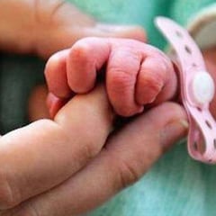 La natalidad en España se derrumba: ¿por qué bajan los nacimientos en 2021?