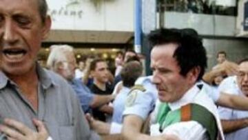 <b>INCIDENTE</b>. El brasileño Vanderlei Cordeiro de Lima marchaba primero de la maratón cuando intervino el religioso.