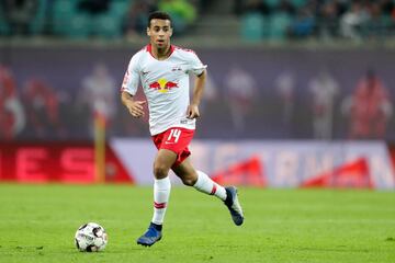 Tyler Adams en partido de Bundesliga.