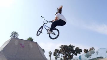 Las increíbles acrobacias de Maca Pérez, la mejor rider chilena