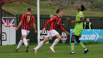 Ollie Tanner, con el Lewes FC.