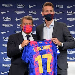 La presentación de Luuk de Jong en imágenes