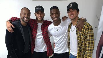 Vinicius, con Neymar en su fiesta de cumplea&ntilde;os.