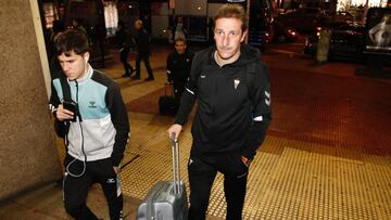 Llegada del Albacete a La Coruña con Ramis.