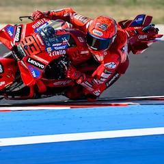 Paseo triunfal de Márquez