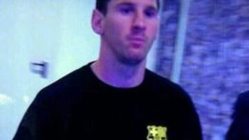 El Barça homenajeó a Valdés al salir al campo: "Força Doble V"