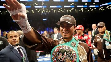 Mikey Garc&iacute;a celebra su victoria sobre Adrien Broner en Brooklyn por el t&iacute;tulo Diamante WBC.