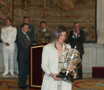 La catalana recibe en 2007 el galardón en una ceremonia en la que también fueron premiados Rafa Nadal (Premio Felipe de Borbón), Álvaro Bautista (Premio SAR doña Cristina al mejor deportista revelación) y la Selección Nacional de Baloncesto (Copa Barón Guell). "Es todo un honor y me siento muy orgullosa de haber merecido el premio más importante que puede recibir una deportista en España. Es el mejor reconocimiento el trabajo efectuado y al mismo tiempo, un magnífico incentivo para luchar por lograr más éxitos este año", dijo Laia.