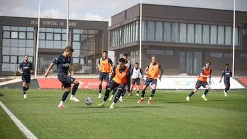 08-05-24. IMAGEN DEL PRIMER ENTRENAMIENTO SEMANAL DEL SPORTING EN MAREO.