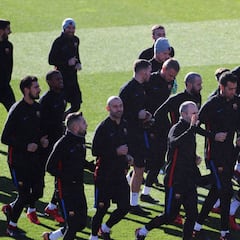 El Mini Estadi se llenó para ver entrenar al Barcelona