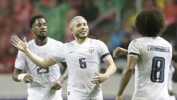 AMDEP9942. SAN JOSÉ (COSTA RICA), 14/11/2024.- Jugadores de Panamá celebran un gol este jueves, en un partido de la Copa Centroamericana entre Costa Rica y Panamá en el estadio Nacional , en San José (Costa Rica). EFE/ Jeffrey Arguedas