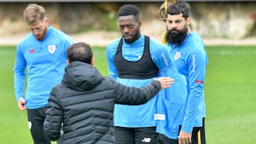 Marcelino, con Villalibre, Williams y Muniain