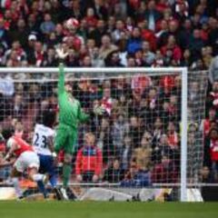 Alexis anota pero Arsenal se duerme y regala un empate