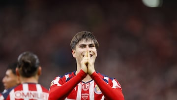 AME1800. GUADALAJARA (MÉXICO), 25/10/2025.- Armando González de Guadalajara celebra un gol este sábado, durante un partido de la Liga MX entre Guadalajara y Atlas en el Estadio Akron, en Guadalajara (México). EFE/ Francisco Guasco