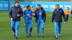 Xavi, con sus ayudantes Sergio Alegre, Ivan Torres y &Oacute;scar Hern&aacute;ndez.